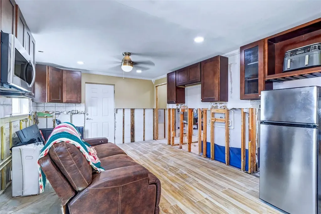 8751 Orient Way NE St Petersburg FL 33702