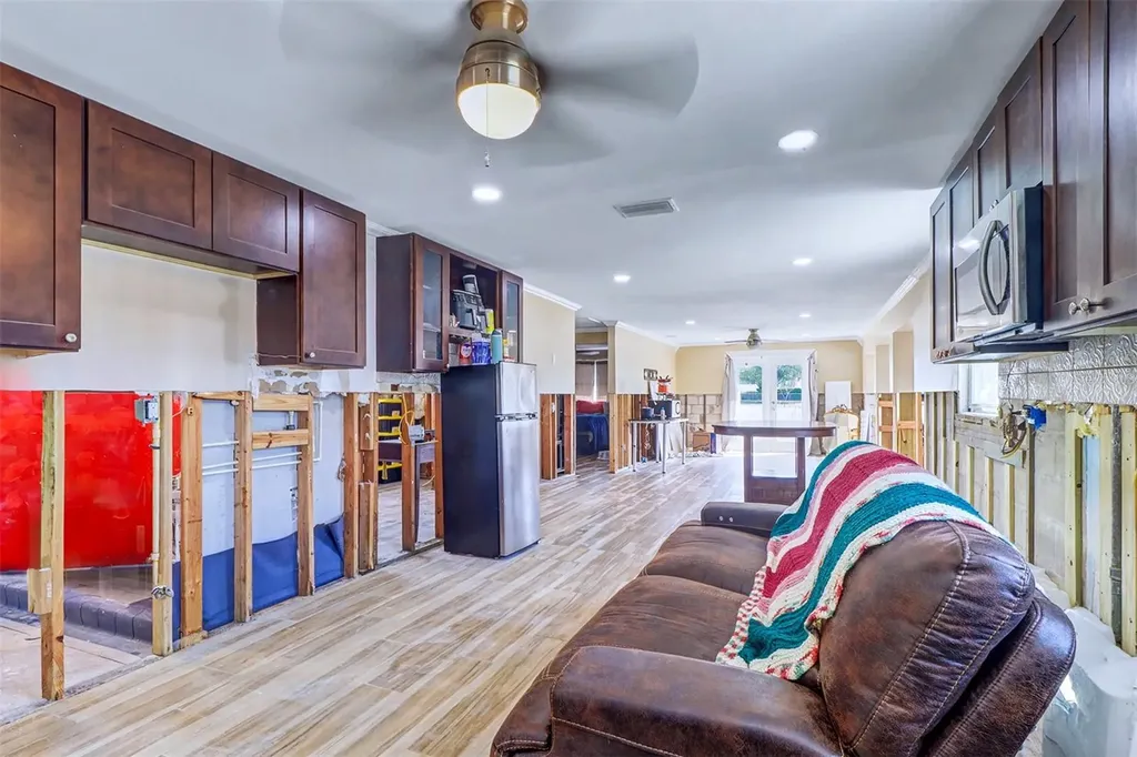 8751 Orient Way NE St Petersburg FL 33702