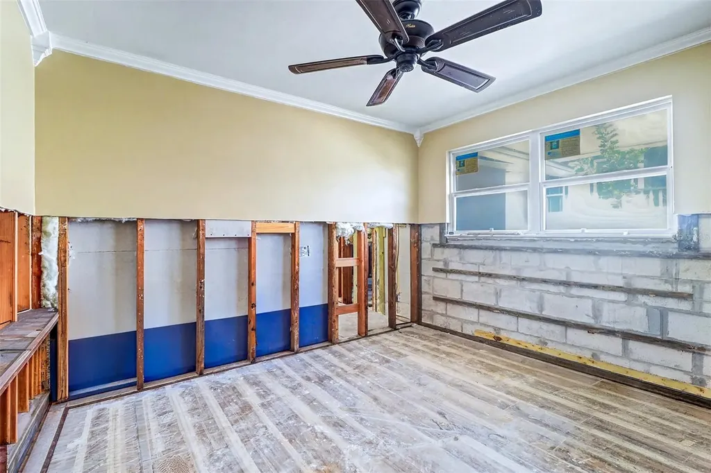 8751 Orient Way NE St Petersburg FL 33702