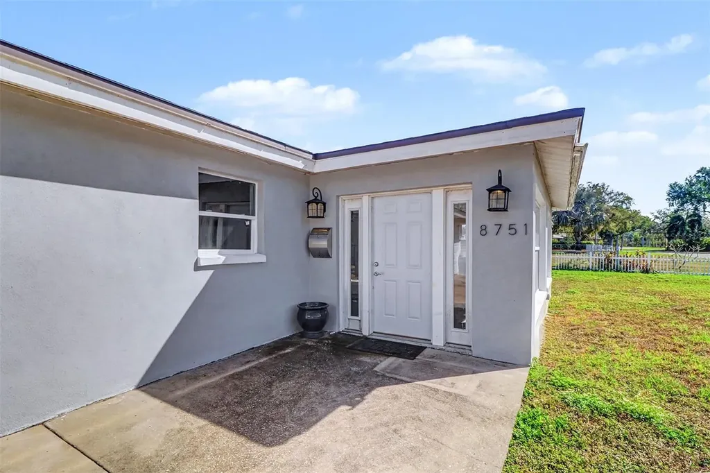 8751 Orient Way NE St Petersburg FL 33702