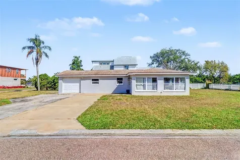 8751 Orient Way NE St Petersburg FL 33702