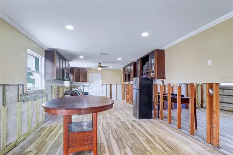8751 Orient Way NE St Petersburg FL 33702