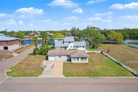 8751 Orient Way NE St Petersburg FL 33702