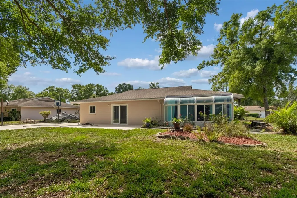 9004 Hogans Bend Tampa FL 33647