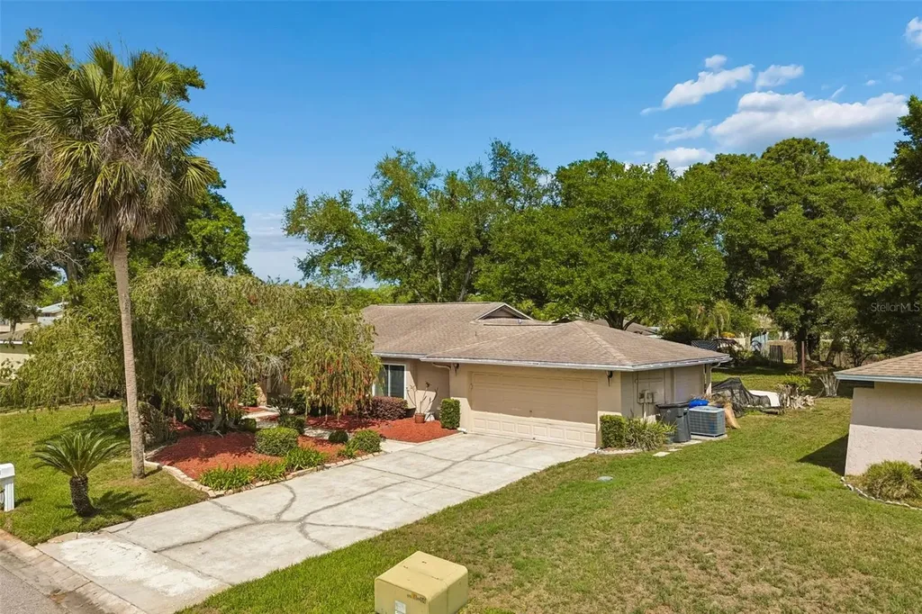 9004 Hogans Bend Tampa FL 33647