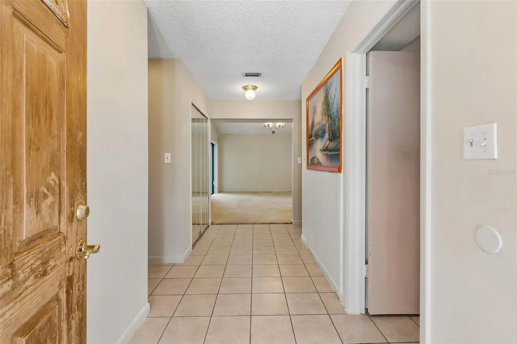 9004 Hogans Bend Tampa FL 33647