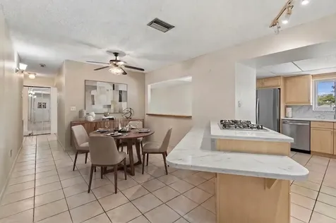 9004 Hogans Bend Tampa FL 33647