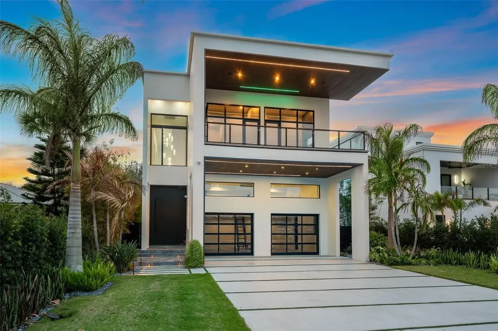 1194 N Peninsula Avenue New Smyrna Beach FL 32169