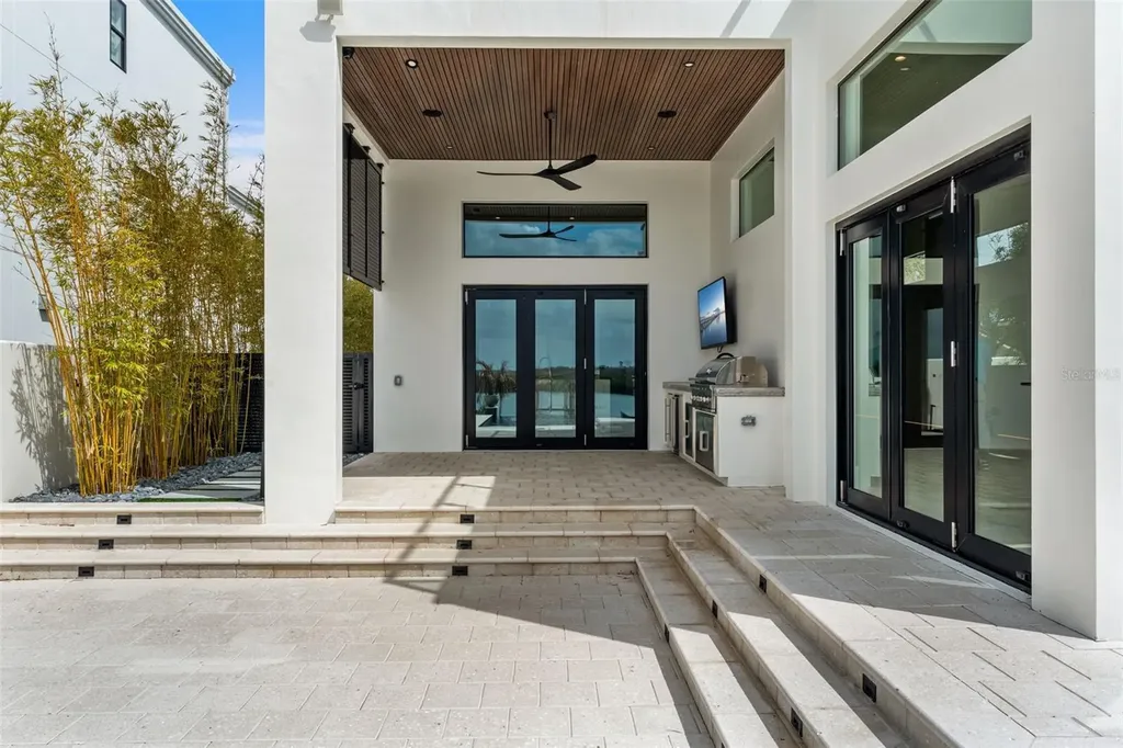 1194 N Peninsula Avenue New Smyrna Beach FL 32169