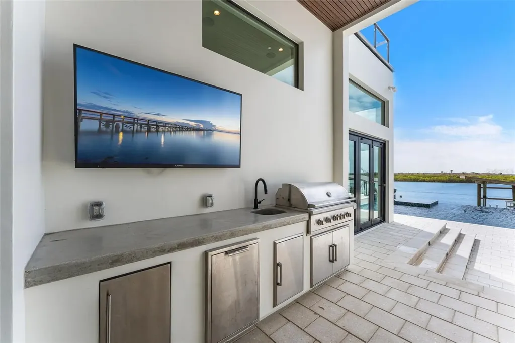 1194 N Peninsula Avenue New Smyrna Beach FL 32169