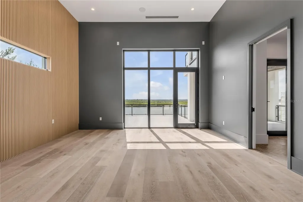 1194 N Peninsula Avenue New Smyrna Beach FL 32169