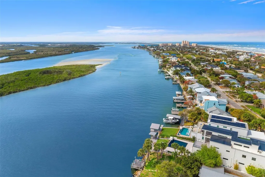 1194 N Peninsula Avenue New Smyrna Beach FL 32169