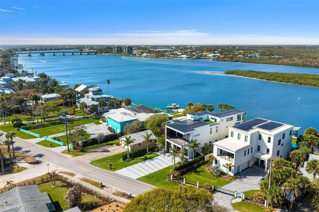 1194 N Peninsula Avenue New Smyrna Beach FL 32169