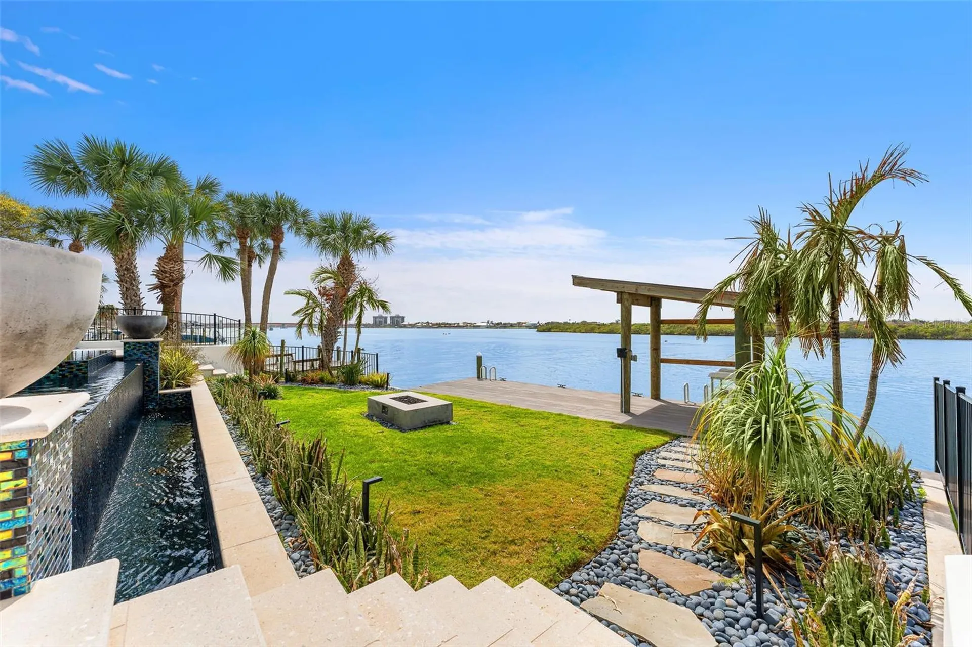 1194 N Peninsula Avenue New Smyrna Beach FL 32169