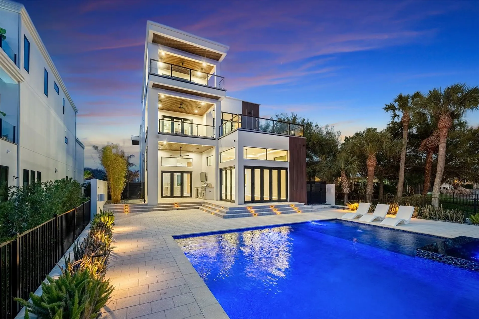 1194 N Peninsula Avenue New Smyrna Beach FL 32169