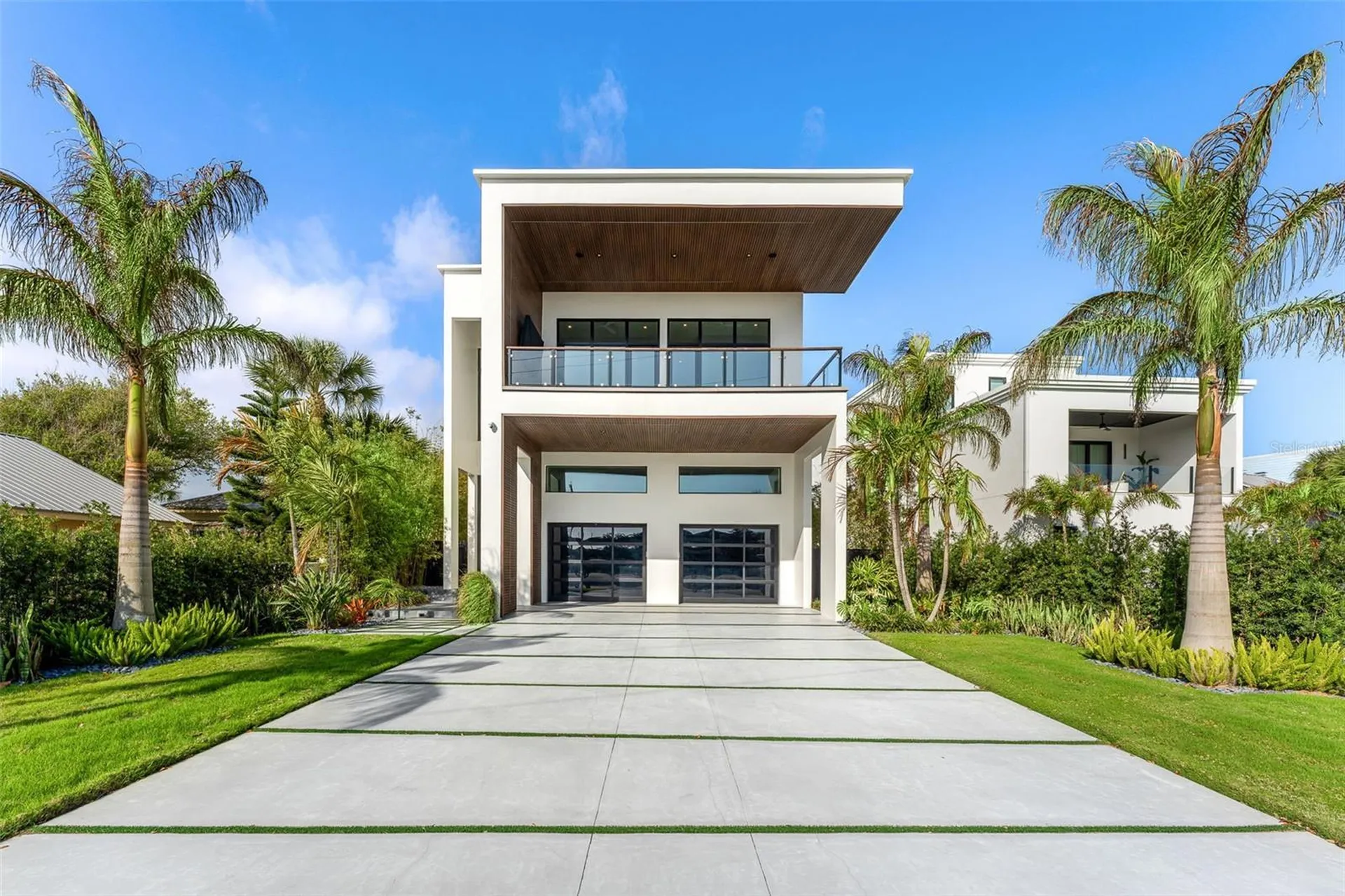 1194 N Peninsula Avenue New Smyrna Beach FL 32169