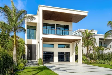 1194 N Peninsula Avenue New Smyrna Beach FL 32169