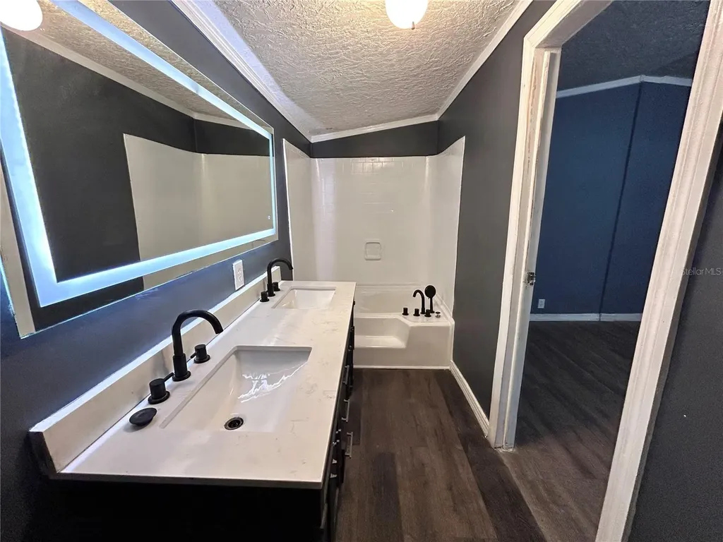 10638 Bay Hills Circle Thonotosassa FL 33592