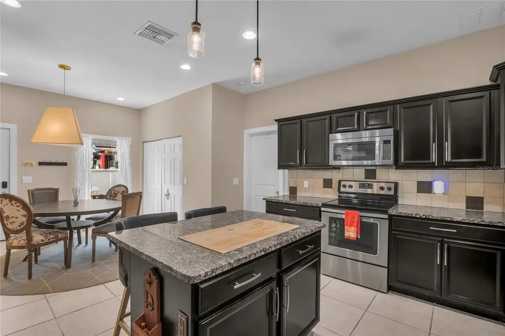 2414 Newberry Street Orlando FL 32806