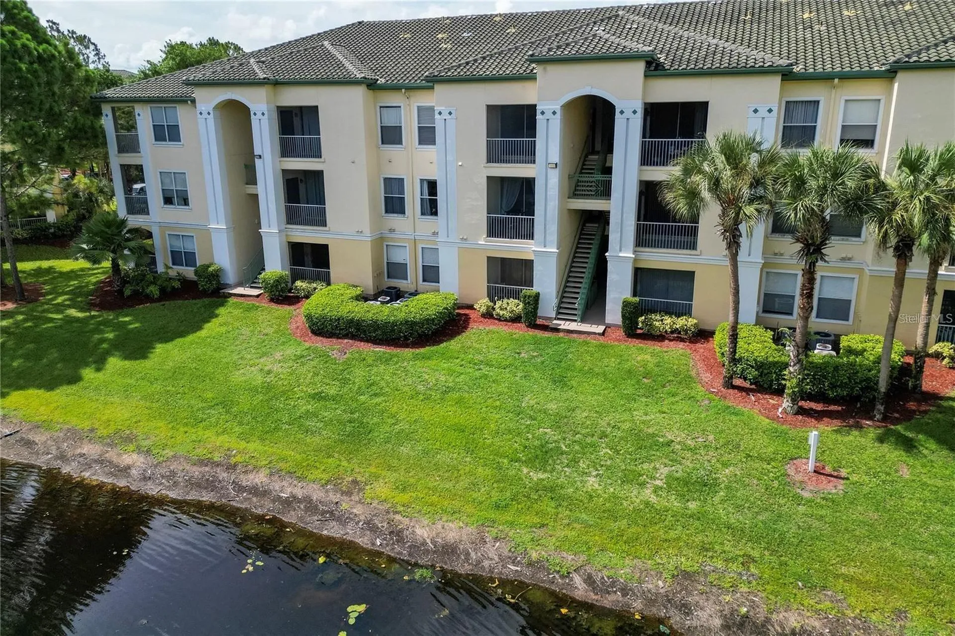 8913 Legacy Court Kissimmee FL 34747