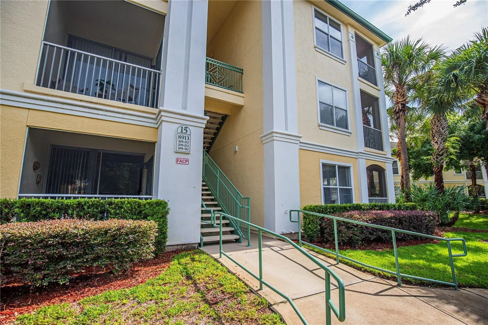 8913 Legacy Court Kissimmee FL 34747