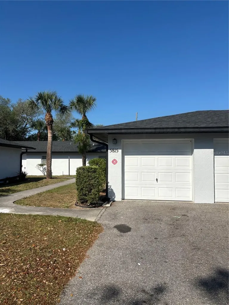 5815 Erin Lane S St Petersburg FL 33712
