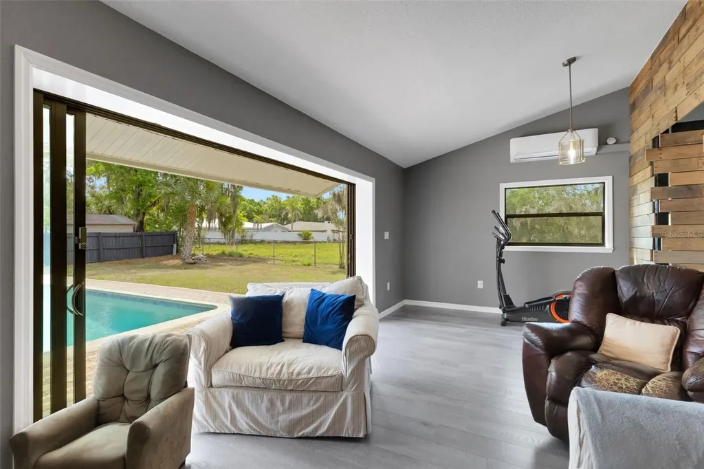 126 Woodside Drive Lakeland FL 33813