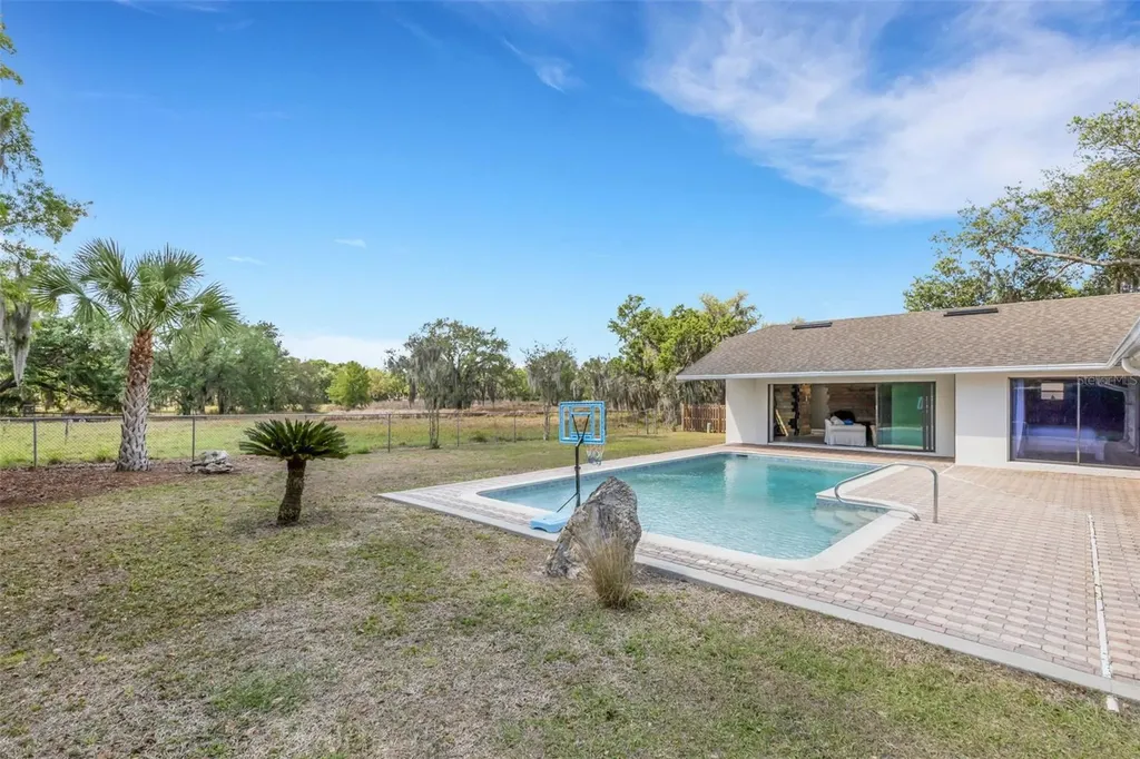 126 Woodside Drive Lakeland FL 33813