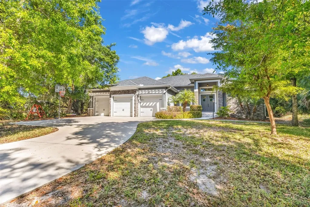 11899 SW Darcy Drive Lake Suzy FL 34269