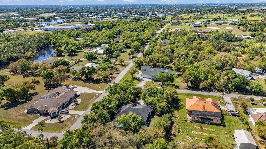 11899 SW Darcy Drive Lake Suzy FL 34269