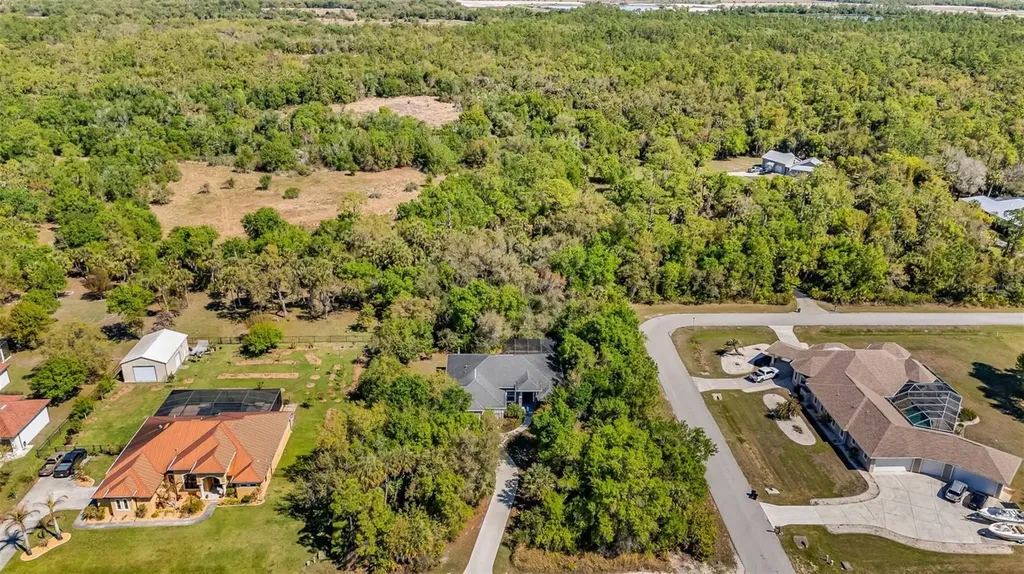 11899 SW Darcy Drive Lake Suzy FL 34269