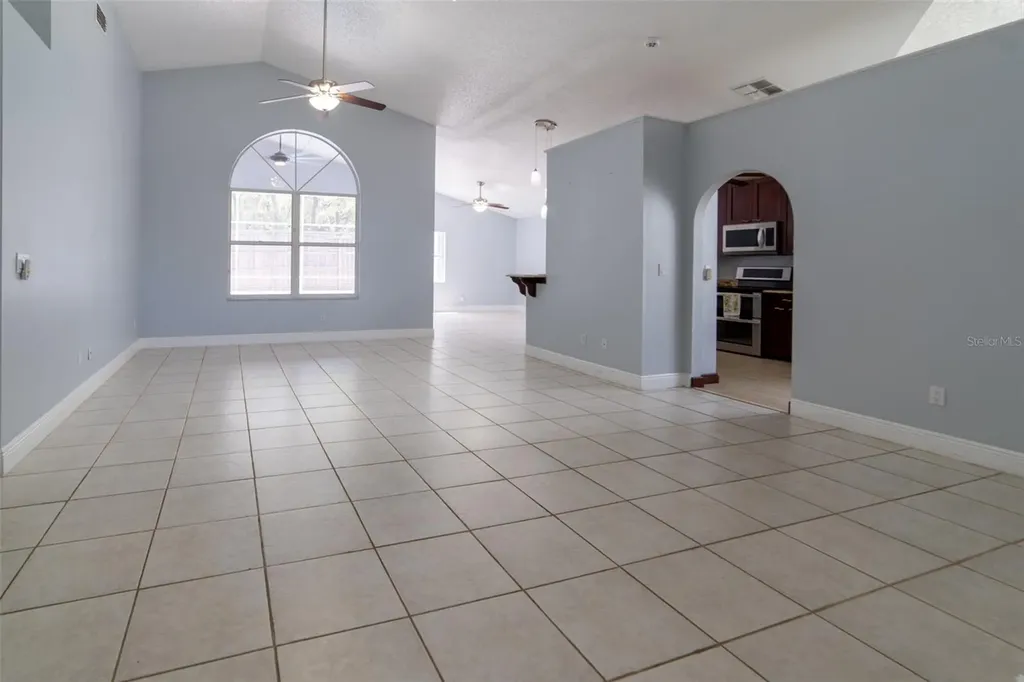 1352 Woodfield Oaks Drive Apopka FL 32703