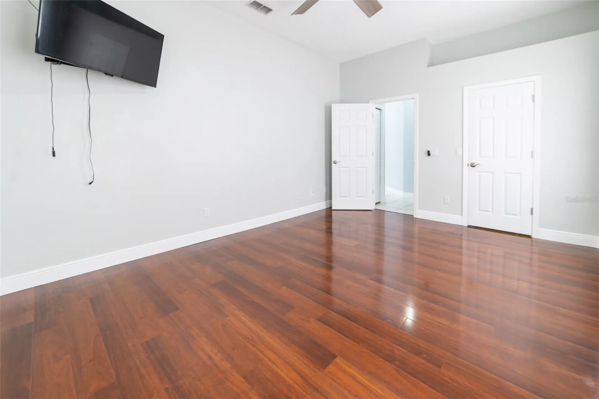 1352 Woodfield Oaks Drive Apopka FL 32703