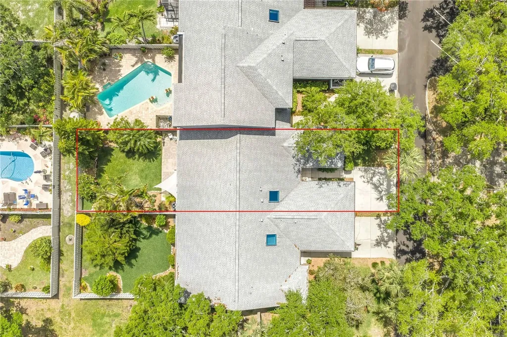 992 San Carlos Court NE St Petersburg FL 33702