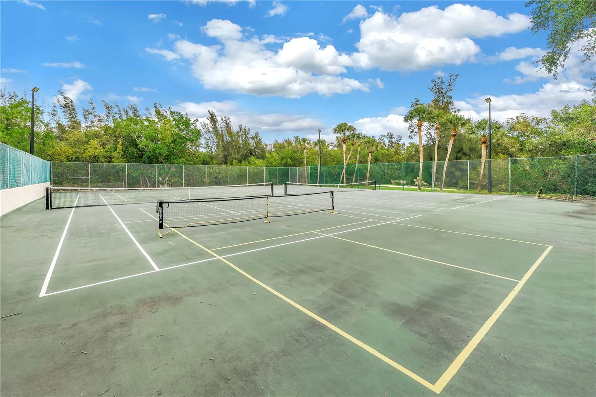 992 San Carlos Court NE St Petersburg FL 33702