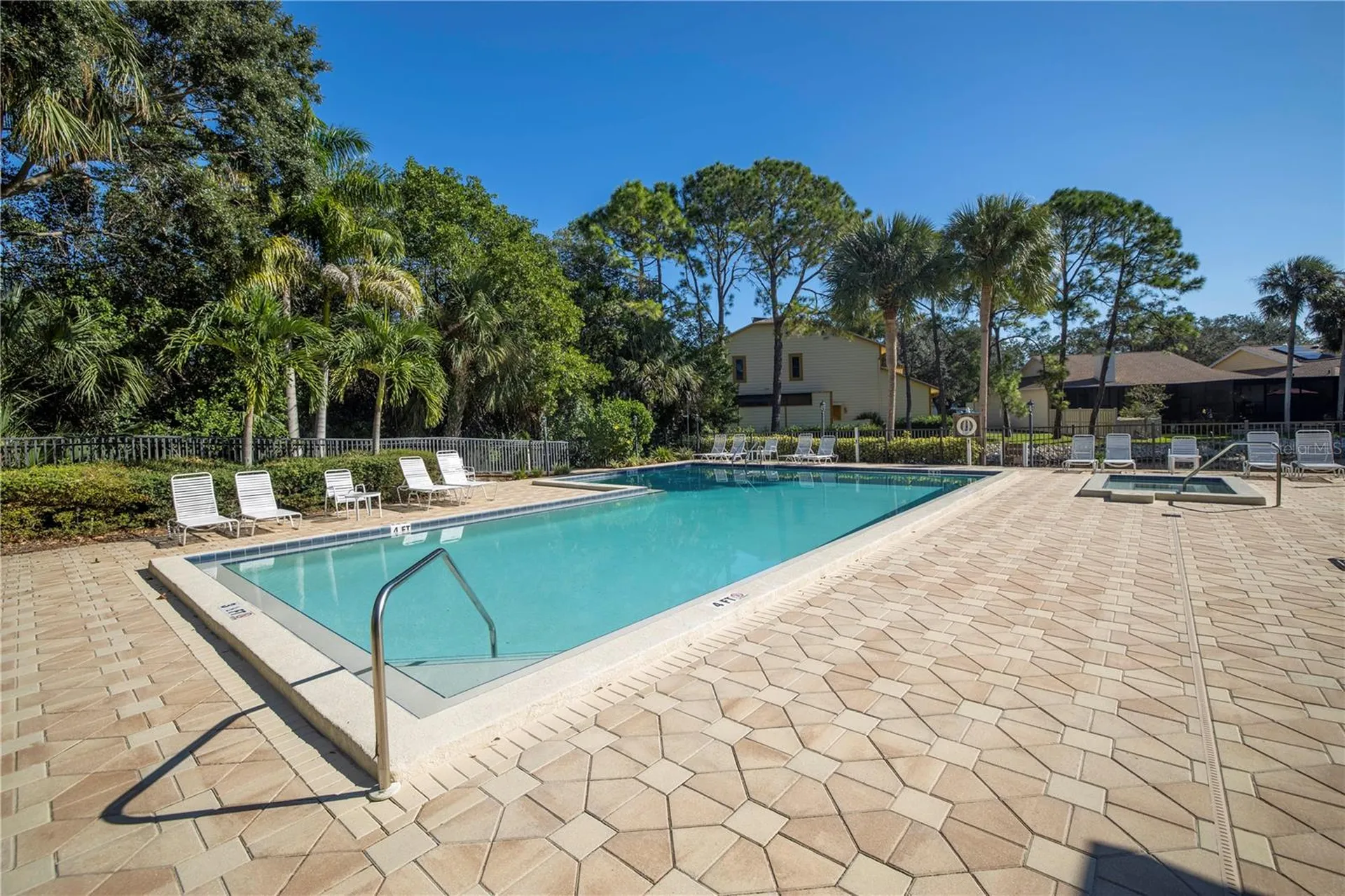 992 San Carlos Court NE St Petersburg FL 33702