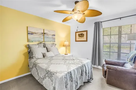 992 San Carlos Court NE St Petersburg FL 33702