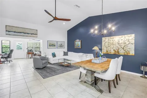 992 San Carlos Court NE St Petersburg FL 33702