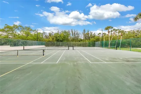 992 San Carlos Court NE St Petersburg FL 33702