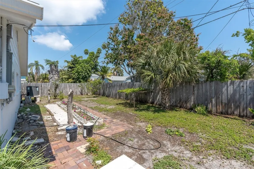 5619 Denver Street NE St Petersburg FL 33703