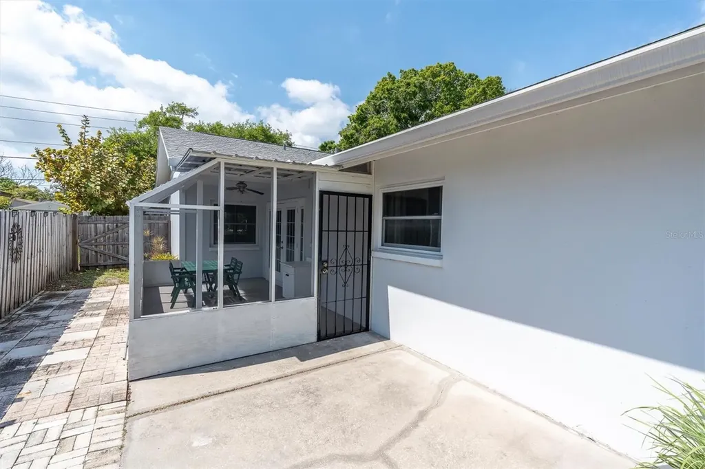 5619 Denver Street NE St Petersburg FL 33703