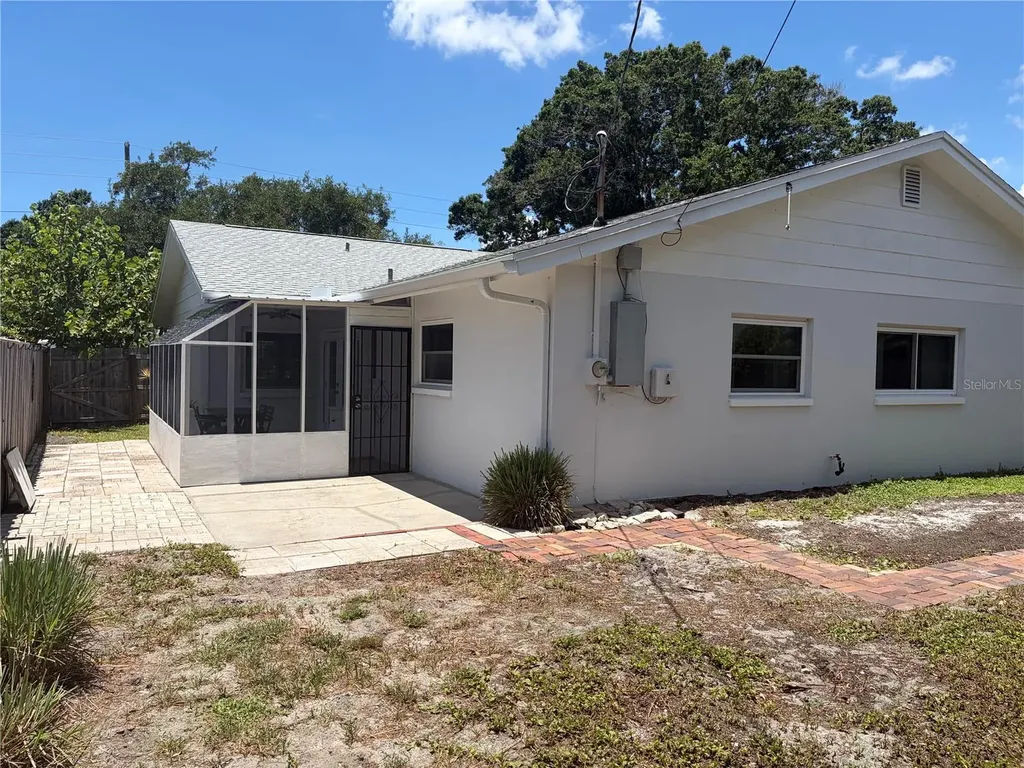 5619 Denver Street NE St Petersburg FL 33703