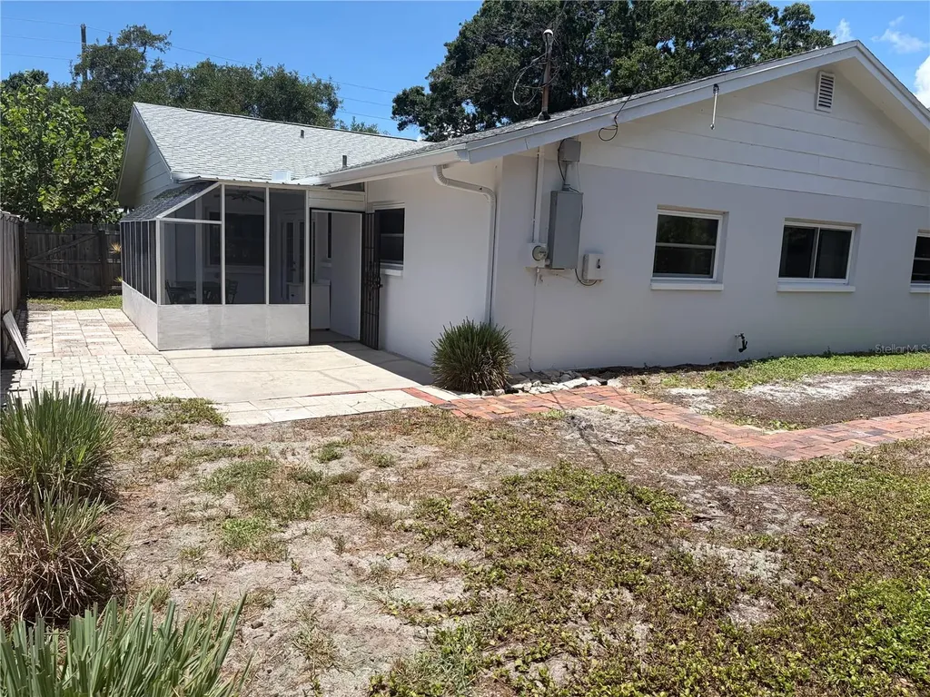5619 Denver Street NE St Petersburg FL 33703