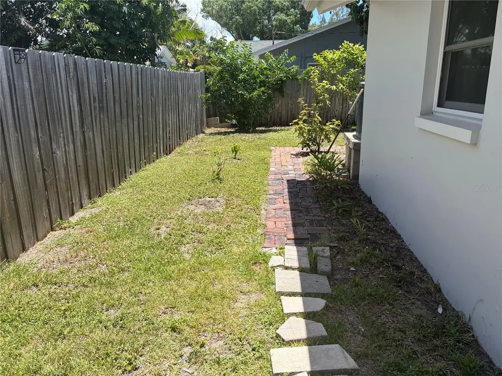 5619 Denver Street NE St Petersburg FL 33703