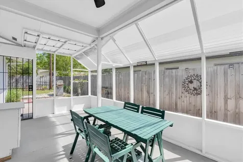 5619 Denver Street NE St Petersburg FL 33703
