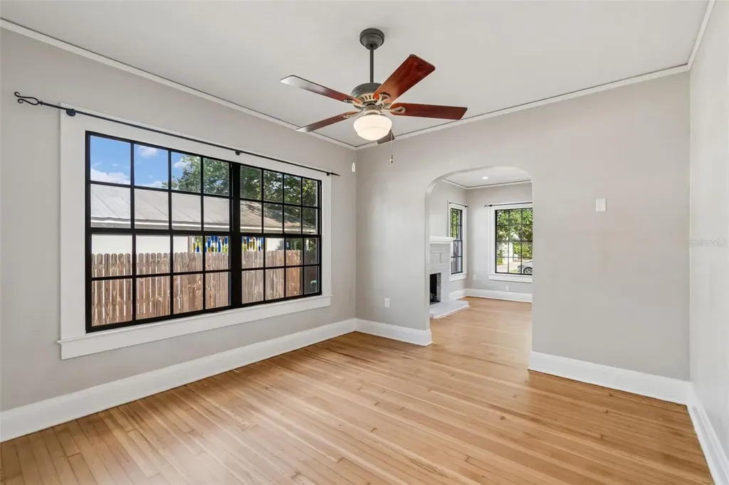 310 E Paris Street Tampa FL 33604