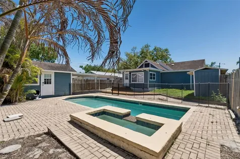 310 E Paris Street Tampa FL 33604