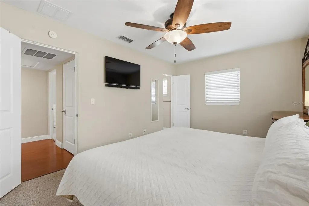 5665 34th Avenue N St Petersburg FL 33710