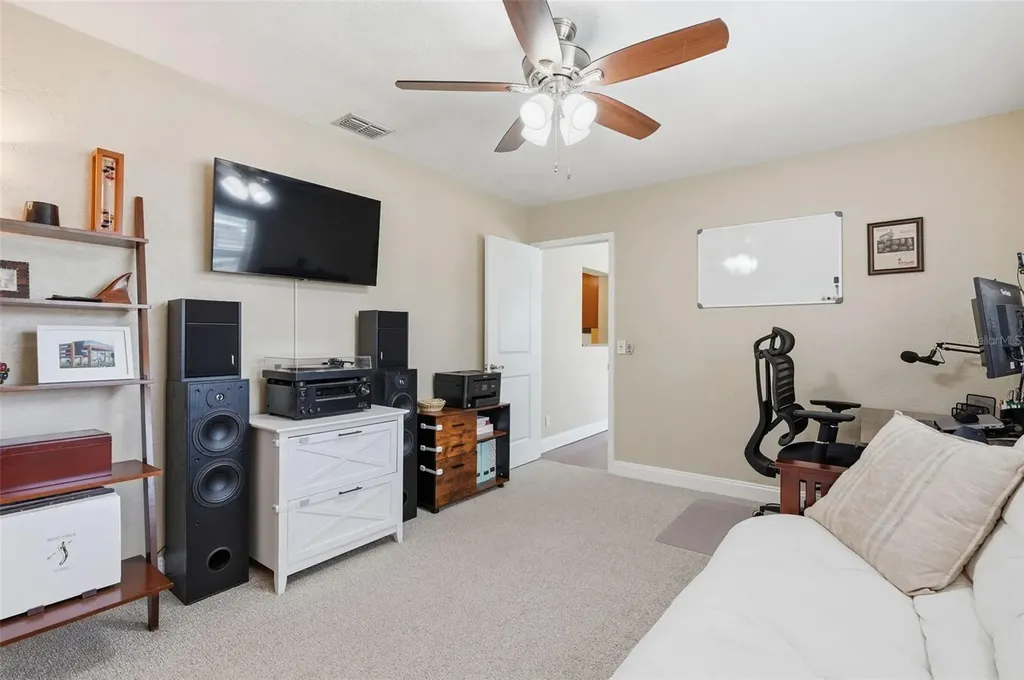 5665 34th Avenue N St Petersburg FL 33710
