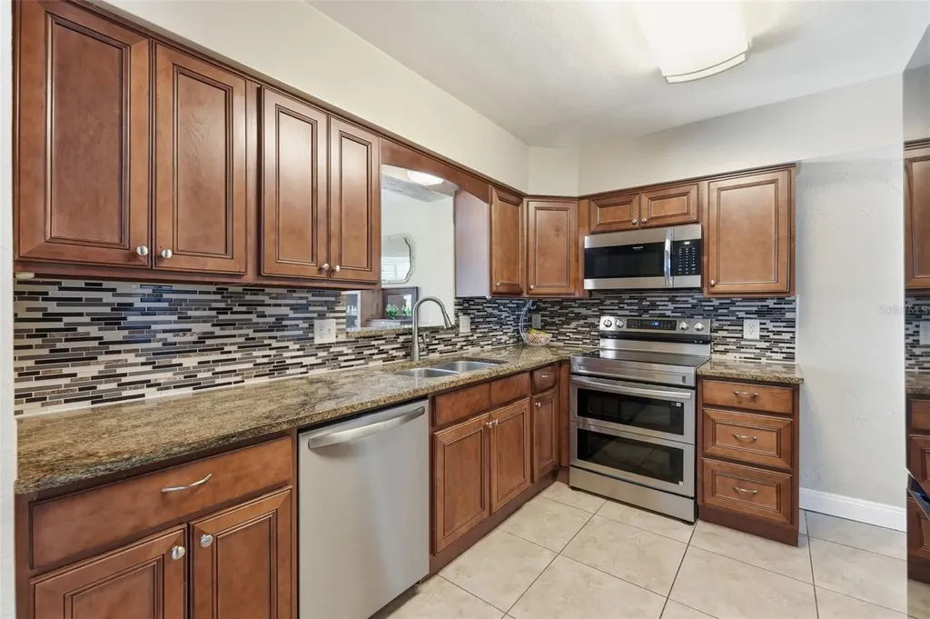 5665 34th Avenue N St Petersburg FL 33710